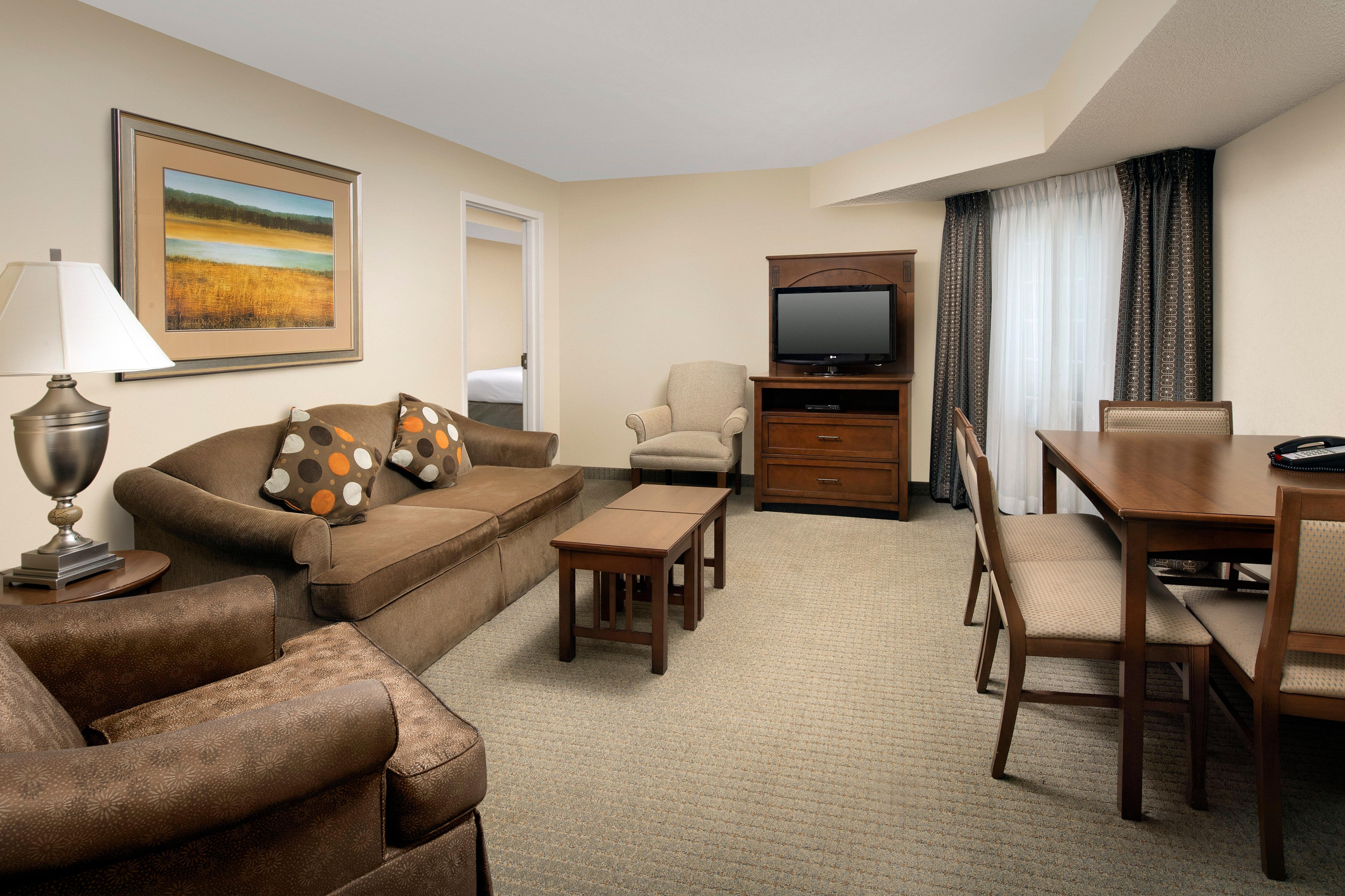 Staybridge Suites North Brunswick, An Ihg Hotel Екстериор снимка