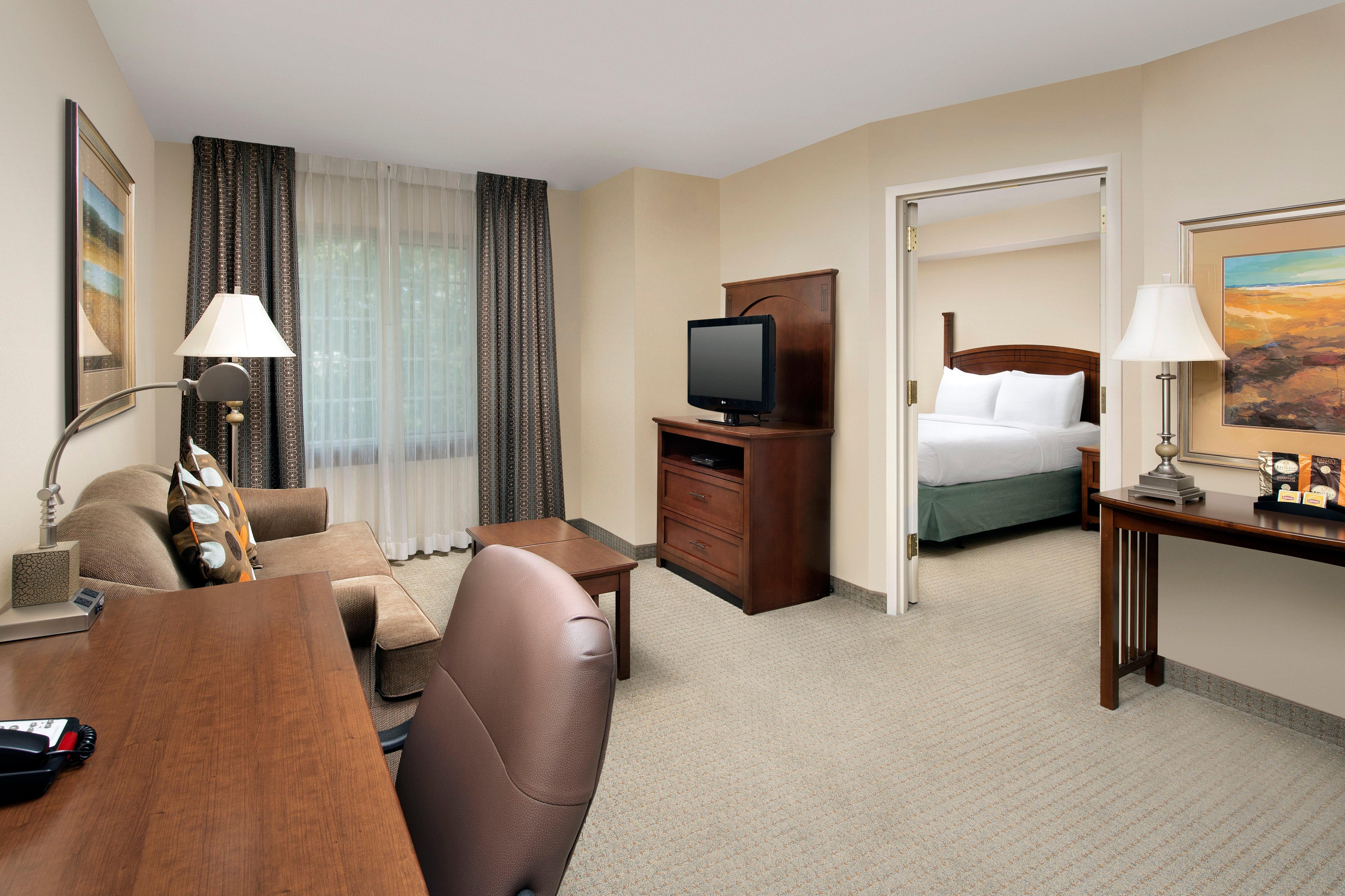 Staybridge Suites North Brunswick, An Ihg Hotel Екстериор снимка