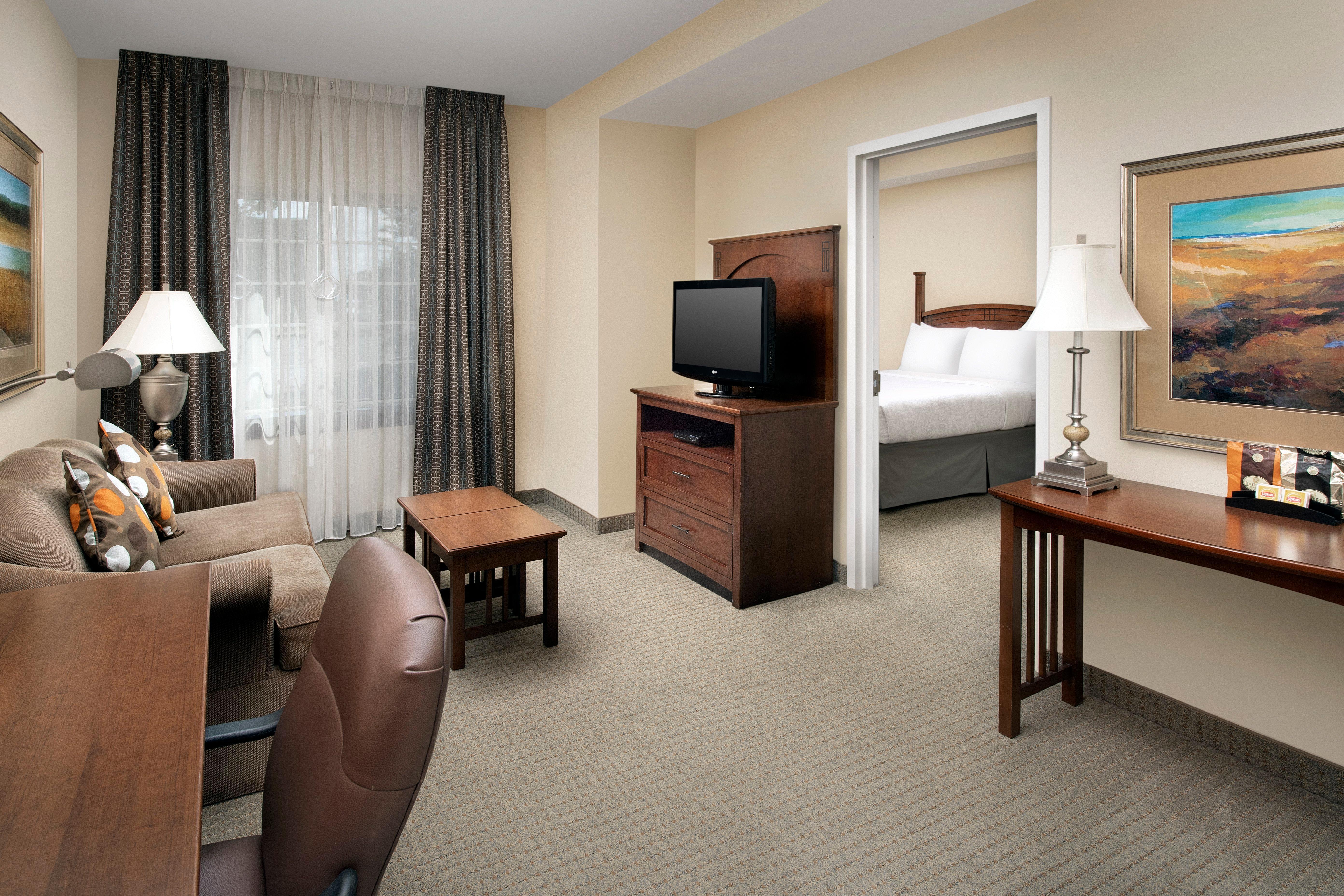 Staybridge Suites North Brunswick, An Ihg Hotel Екстериор снимка